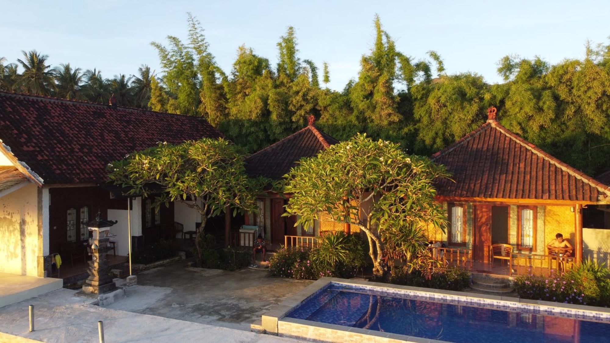 Krisna And Restaurant Holiday park Sekotong